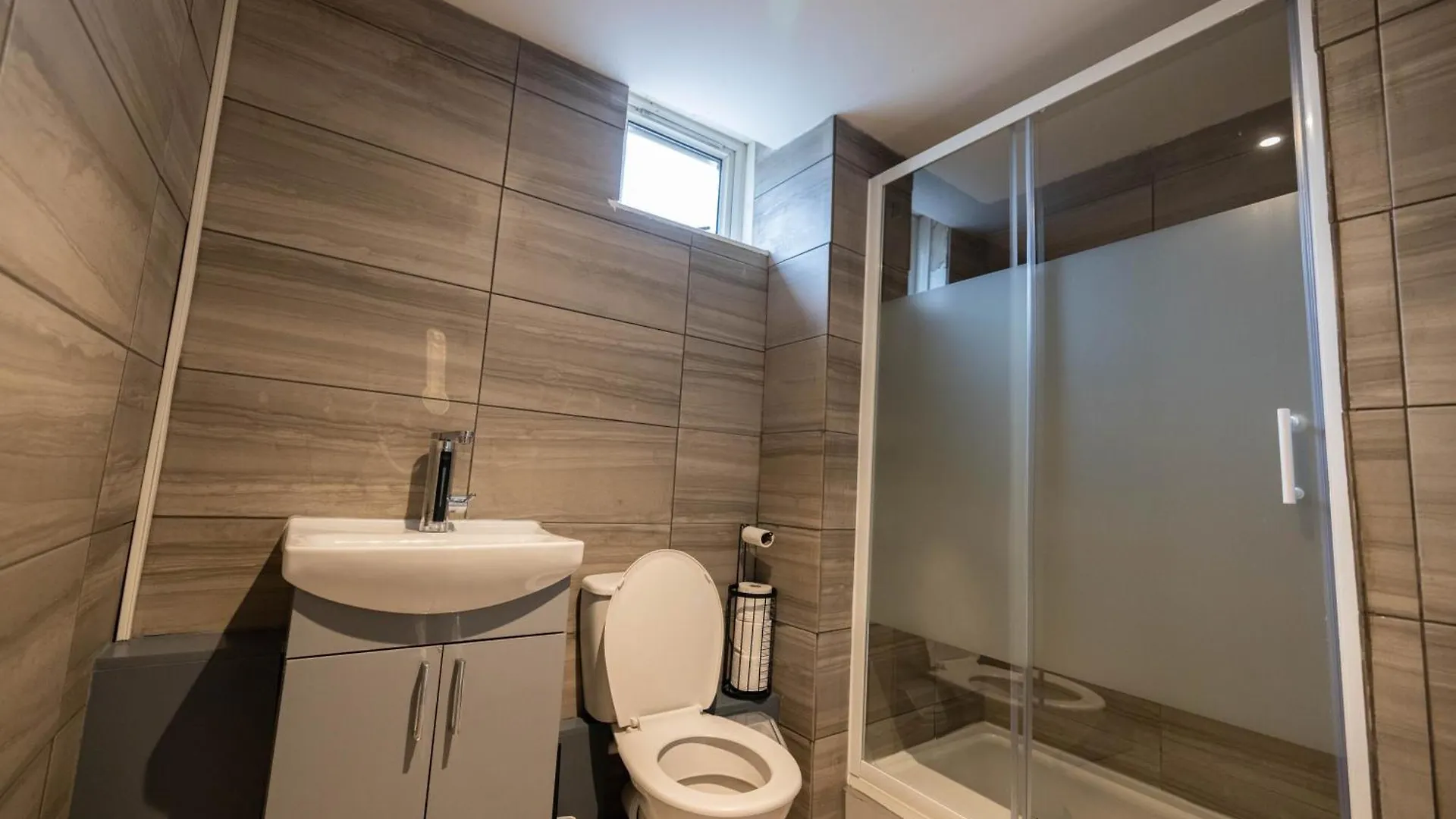 Apartment 3Bed Apt -City-8Guests-Freeparking-Fastwifi London